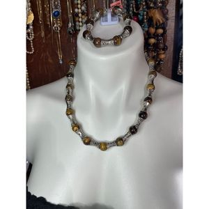 BNWT Fashion Jewelry Tiger’s Eye Necklace & Bracelet Set